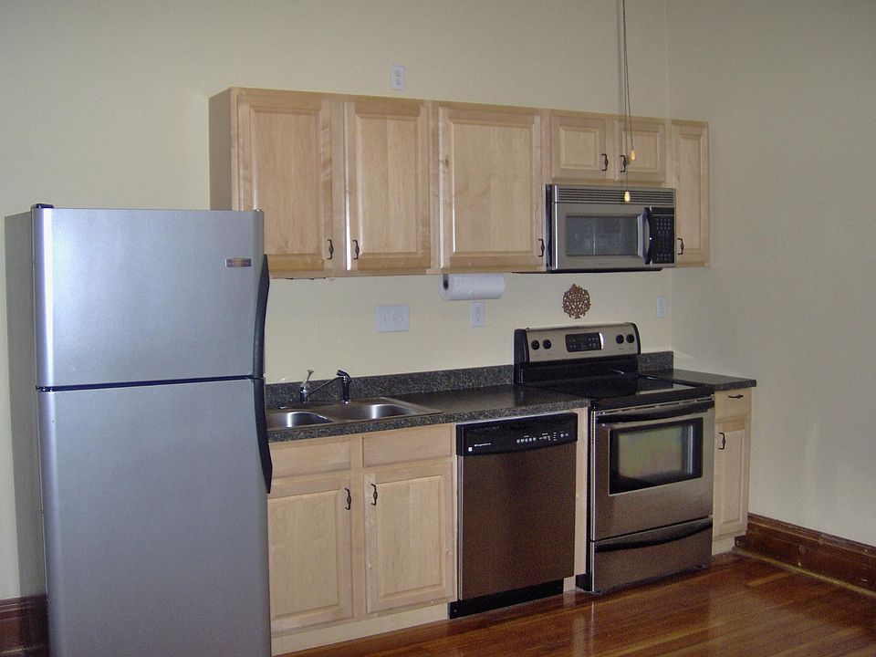1st image of 3215 Dakota St