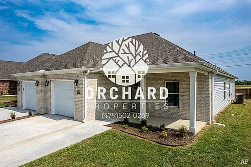 3005 N Conway Dr Photo 1