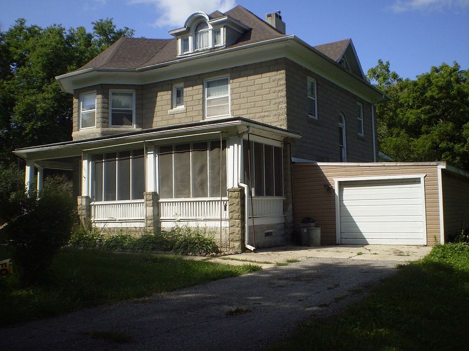 2nd image of 707 N Main St