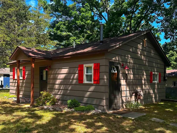 401 Hunter Dr, Lake, MI 48632