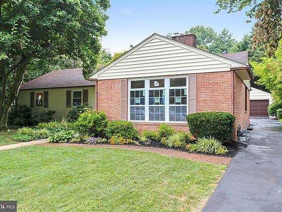 3rd image of 1203 Beechwood Dr