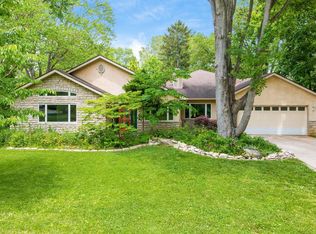 2160 Riverhill Rd, Upper Arlington, OH 43221