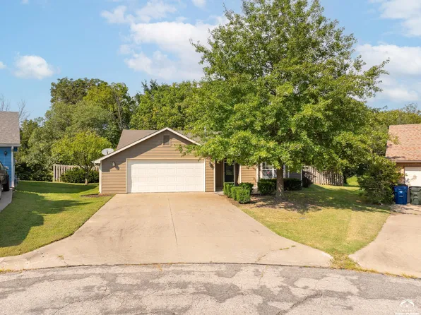 508 River Bend Ct, Lawrence, KS 66044