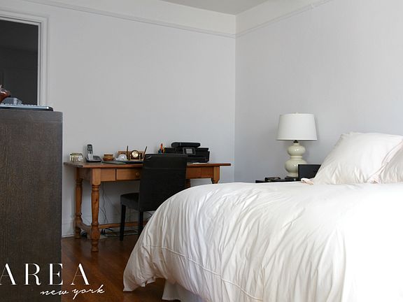 2nd image of 49 W 72nd St APT 15B