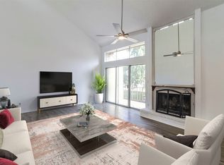 5902 Meadow Wood Ln, Fort Worth, TX 76112
