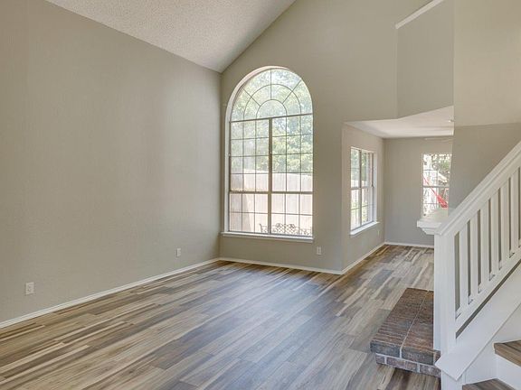 5th image of 2407 Bennington Dr