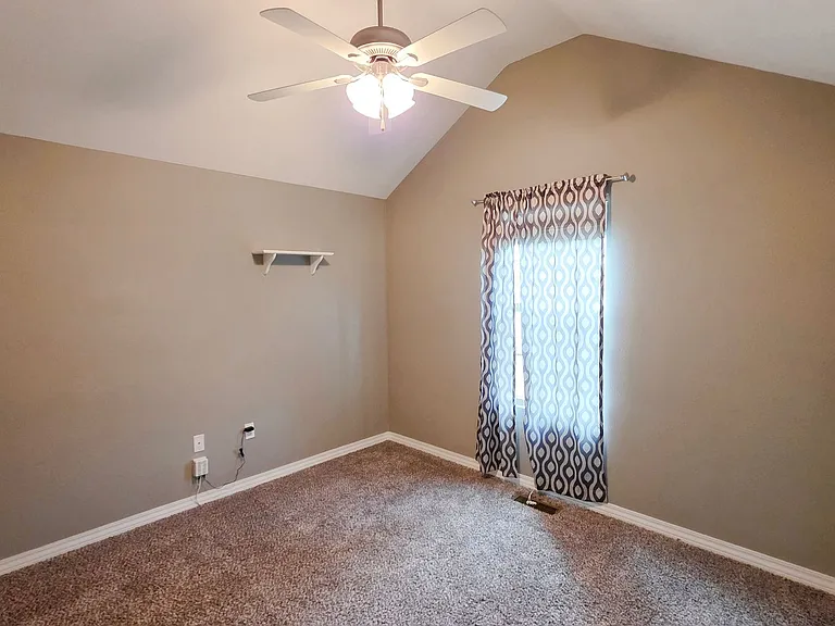 301 W Corsica St — Photo 13