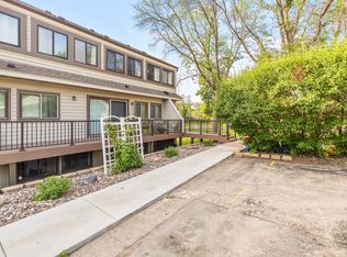 8940 Neill Lake Rd APT B, Eden Prairie, MN 55347