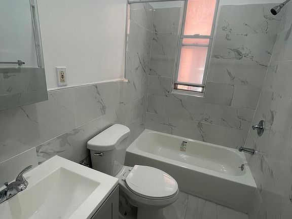 2nd image of 3018 Barnes Ave APT 1F