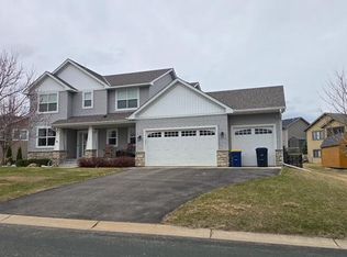 102 Bluff Ln, Dundas, MN 55019