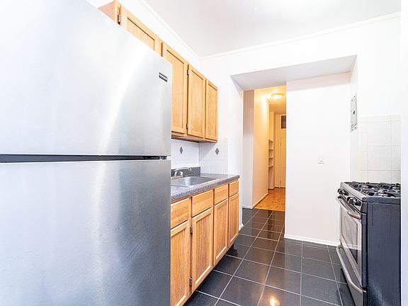 3rd image of 529 E 13th St APT 1C