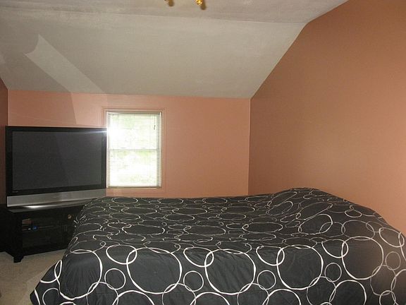 3rd image of 4484 Summit Pkwy