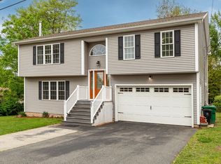 57 Larchmont St, Chicopee, MA 01013