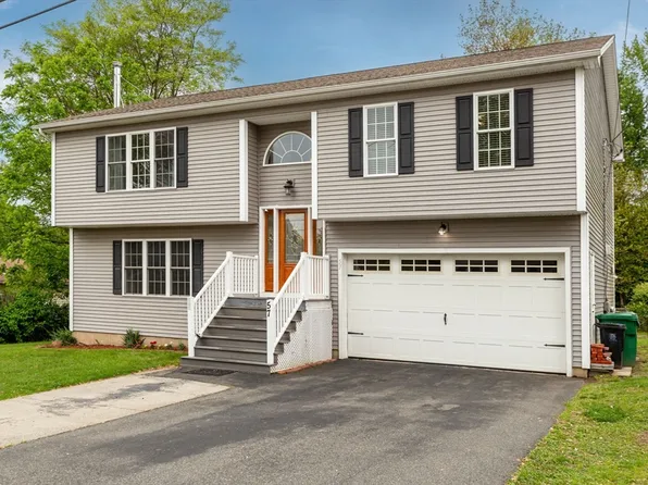 57 Larchmont St, Chicopee, MA 01013