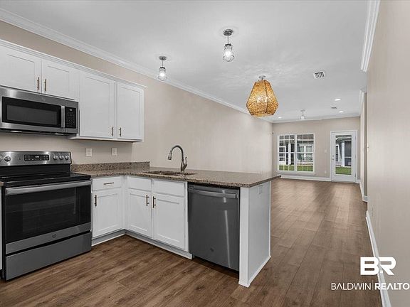 4th image of 2651 S Juniper St #2001