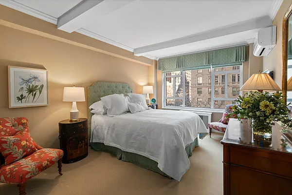 Sold by Douglas Elliman | media 15