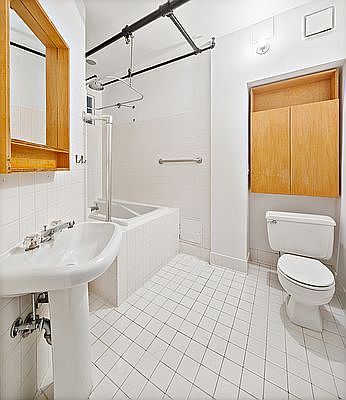 5th image of 108 Wooster St APT 5E