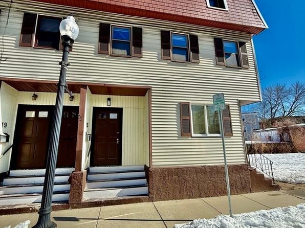 15 Berwick St #15, Melrose, MA 02176