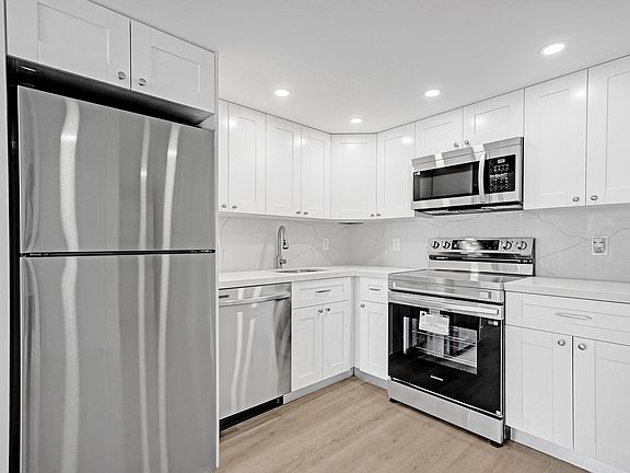 3rd image of 6195 Rock Island Road #413