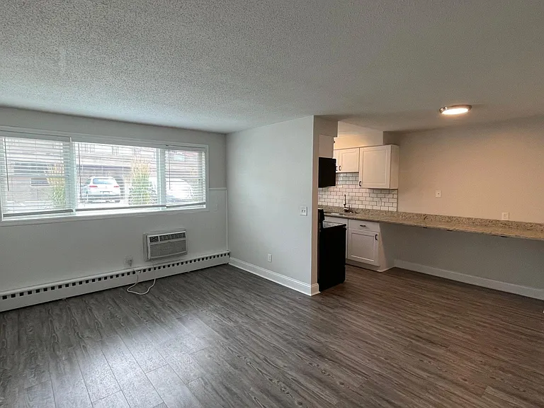 639 23rd Ave NE #4 — Photo 10