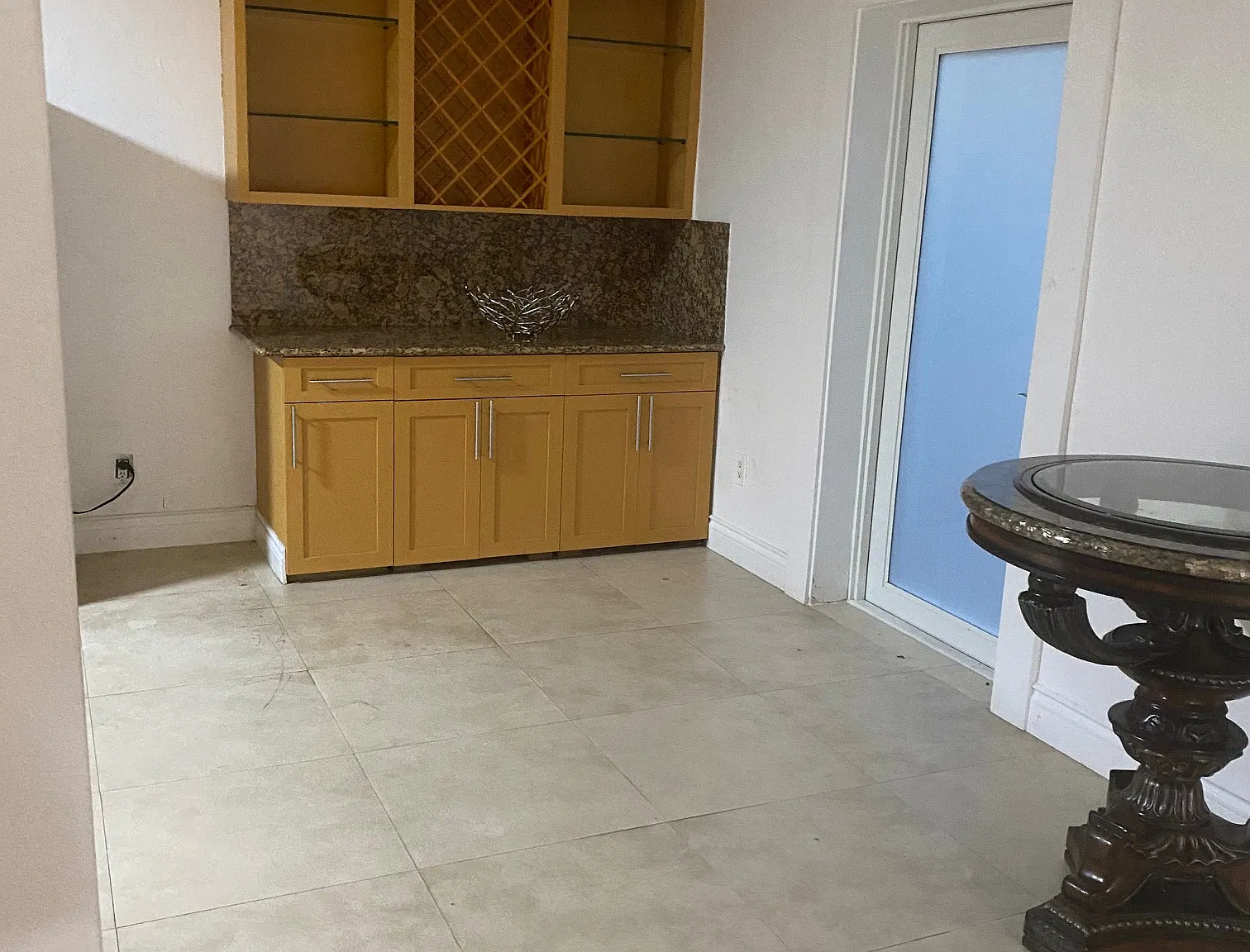 2 bed, 1100 sqft, $2,700 — Photo 3