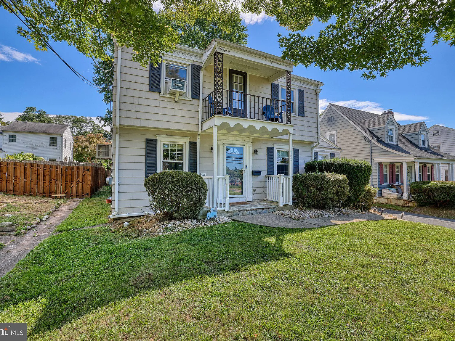 3 bed, 1.5 bath, 1475 sqft, $3,200 — Photo 3