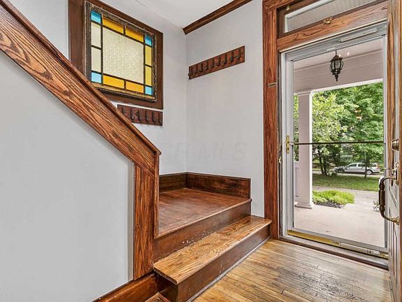 3rd image of 2639 Glenmawr Ave
