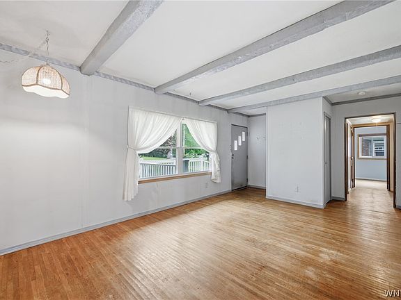 4th image of 4875 Meadowbrook Rd