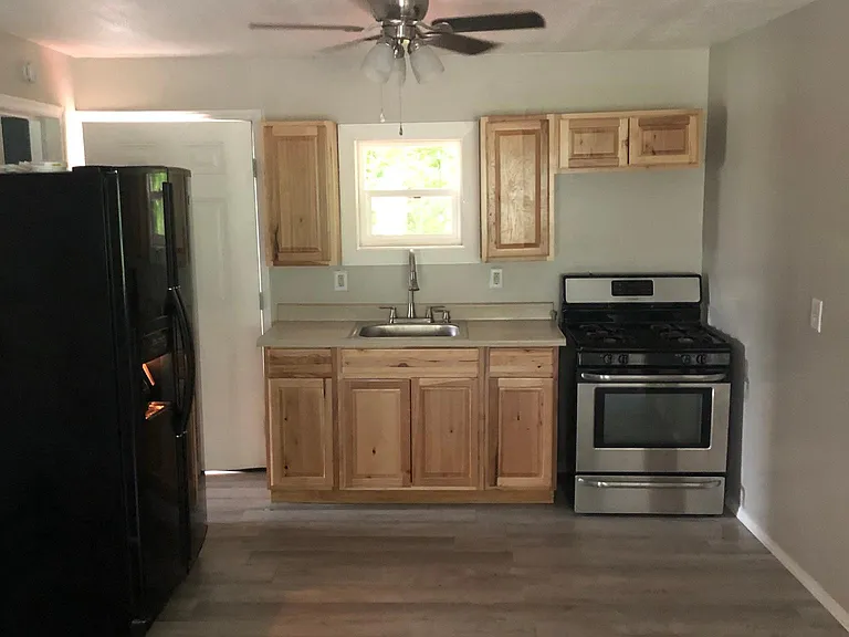 1521 Harvey Rd — Photo 6