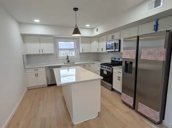 198 Farnham Ave, Lodi, NJ 07644