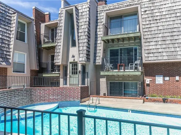 3602 Gillham Rd, Kansas City, MO 64111