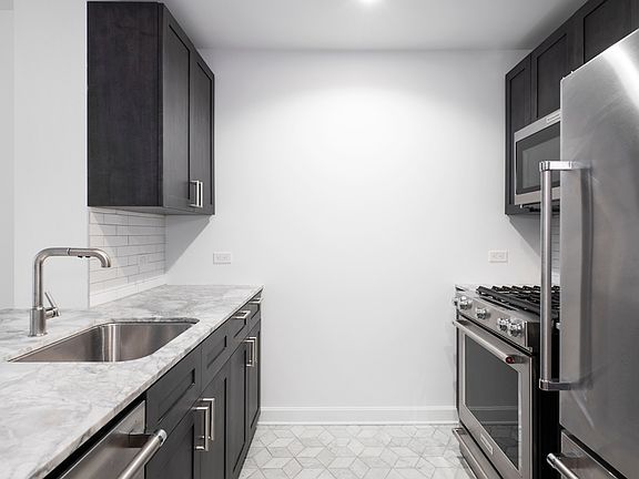 4th image of 21 W End Ave APT 1002