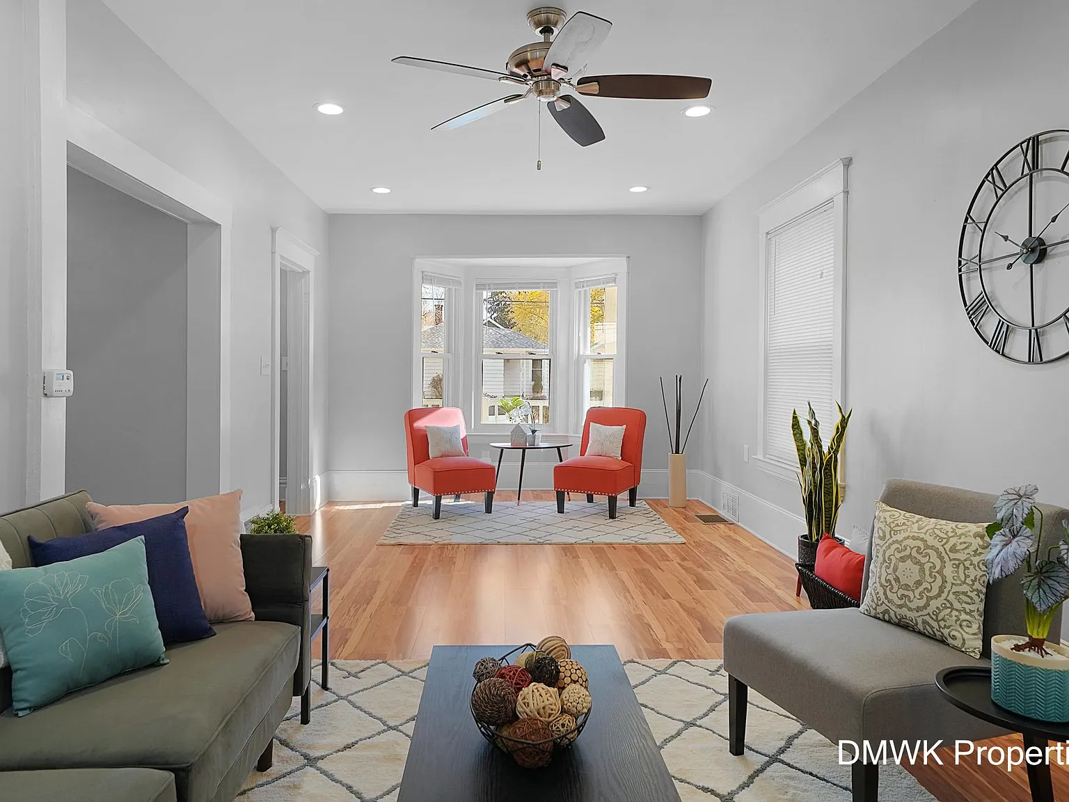 3 bed, 1344 sqft, $2,700 — Photo 4