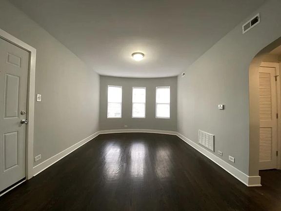 3rd image of 2128 N Sawyer Ave APT 2