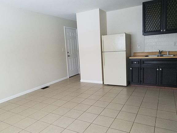 5th image of 1700 Hermon Ave