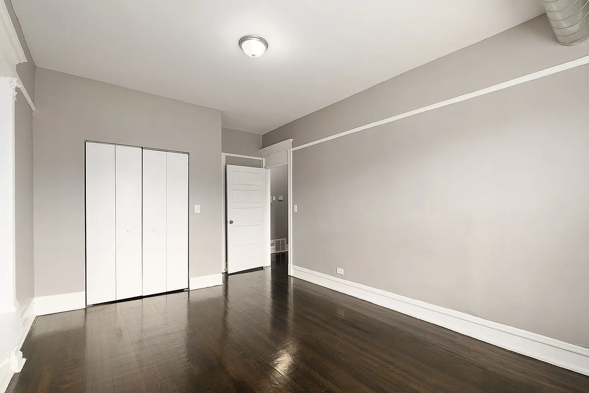 Building Photo - 214 E 45th St #2