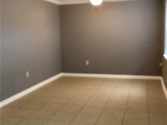 3rd image of 656 Spartan Ln