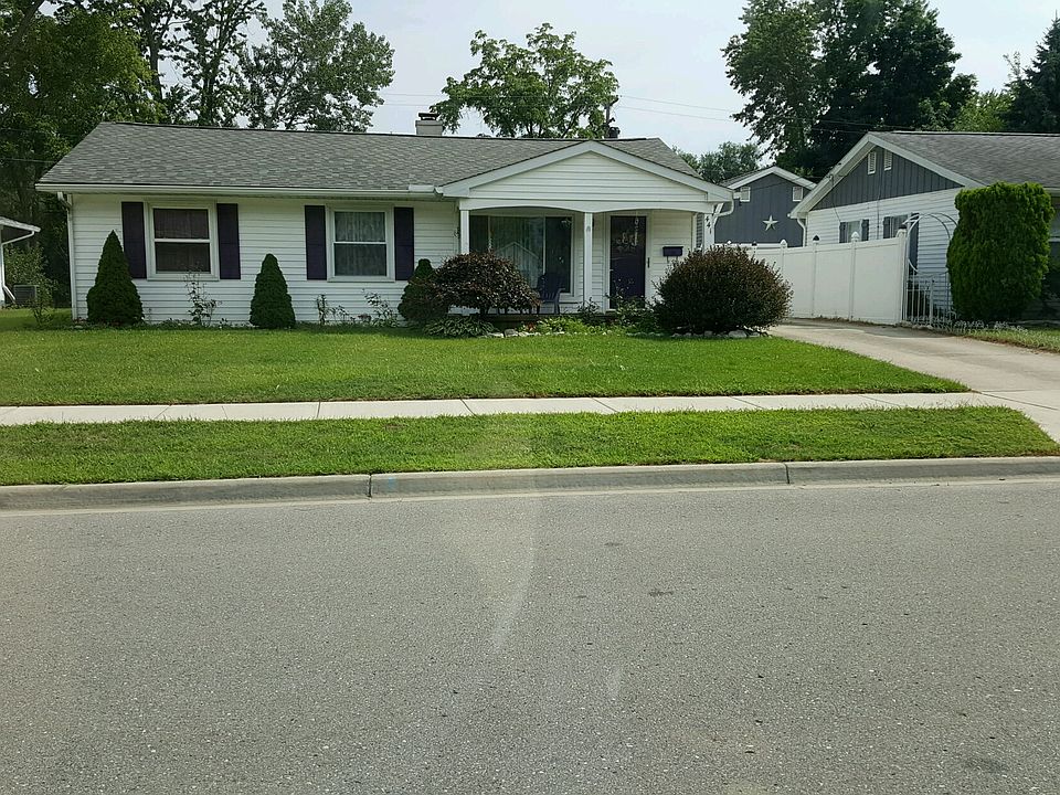 1st image of 441 Argyle Cres