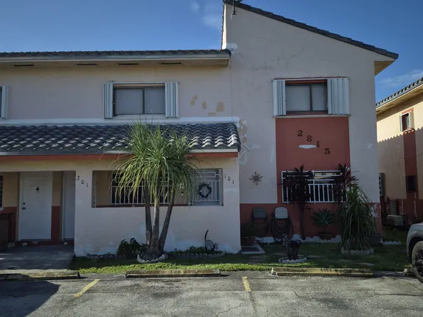 2815 W 76th St APT 201-17, Hialeah, FL 33018