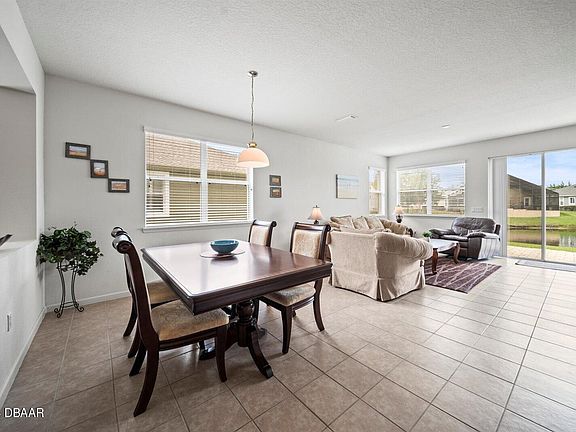 4th image of 186 Ekana Cir