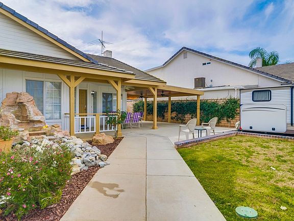 3rd image of 23247 Wildwood Ln