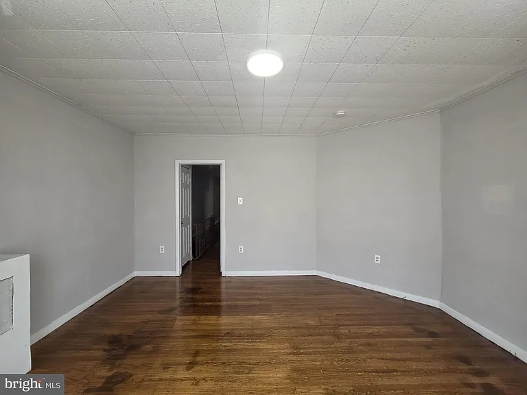 633 E Allegheny Ave — Photo 39