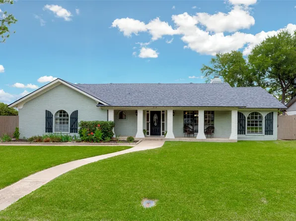 208 Shady Lake Dr, Hurst, TX 76054