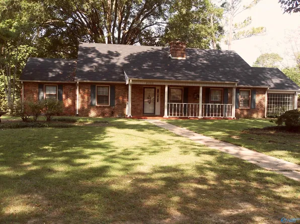 2323 Springdale Rd SE, Decatur, AL 35601
