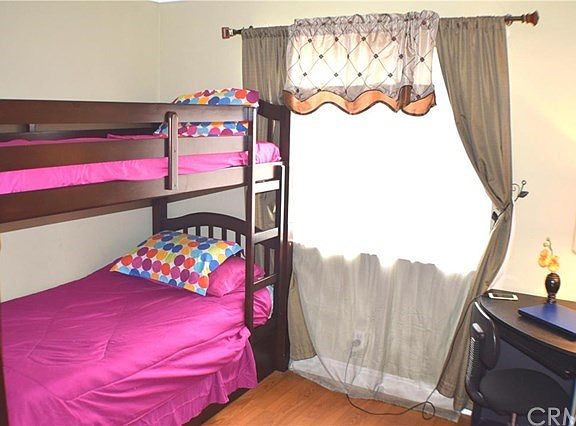 5th image of 971 Acorn Ln