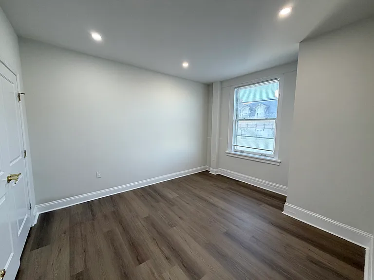 The Flats at Professional Arts Building — Photo 12