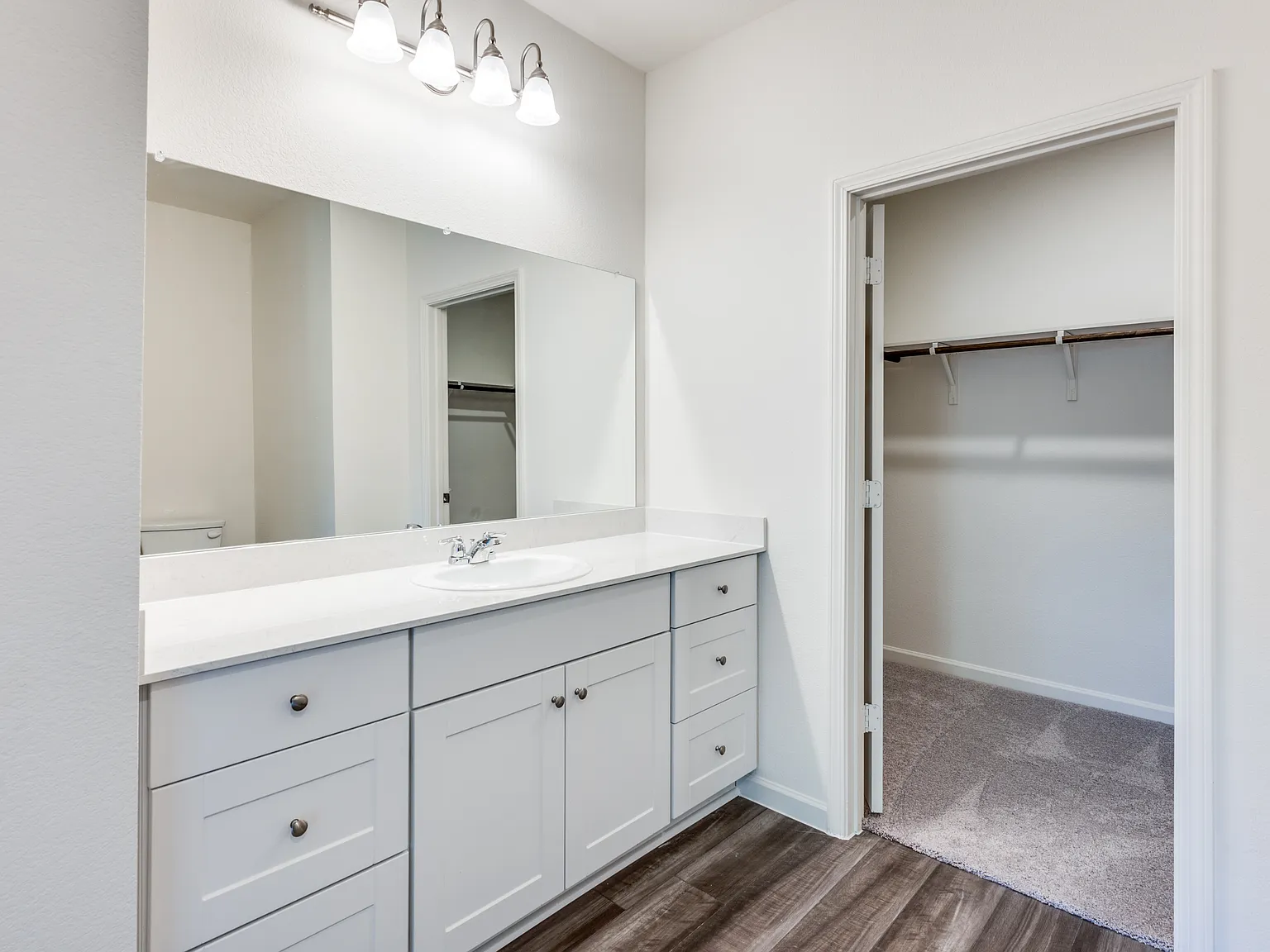 4 bed, 2.0 bath, 1802 sqft, $2,400 — Photo 4