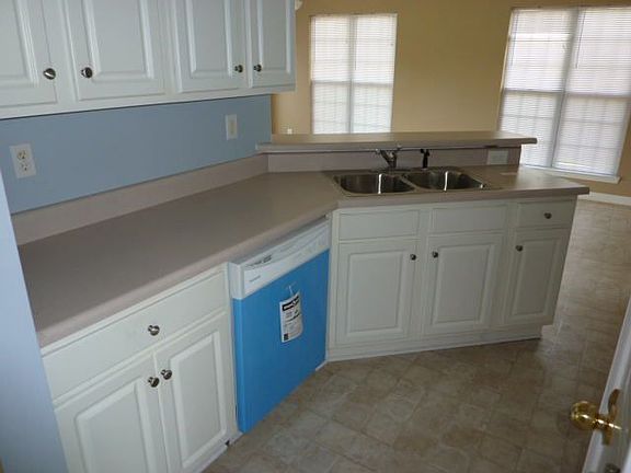 3rd image of 15 McIntosh Estates Dr