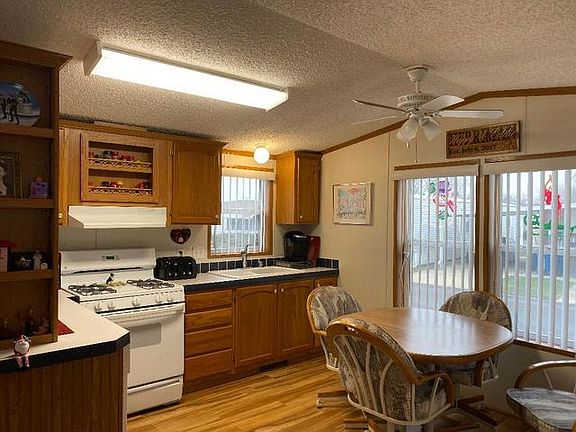 2nd image of 102 Joseph Ct