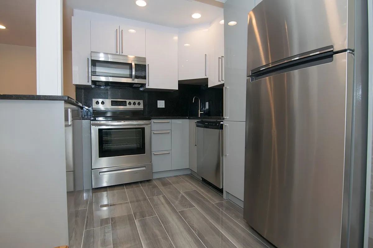 Building Photo - 1801 Beacon St #2
